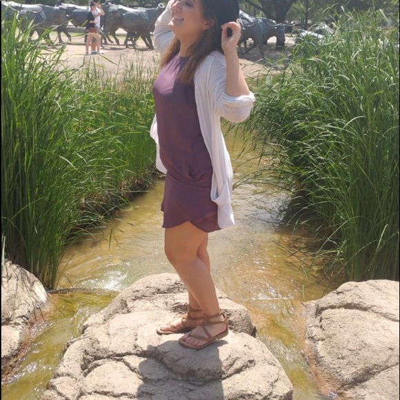 Meet your Posher, Samantha! - Picture 4 of 4